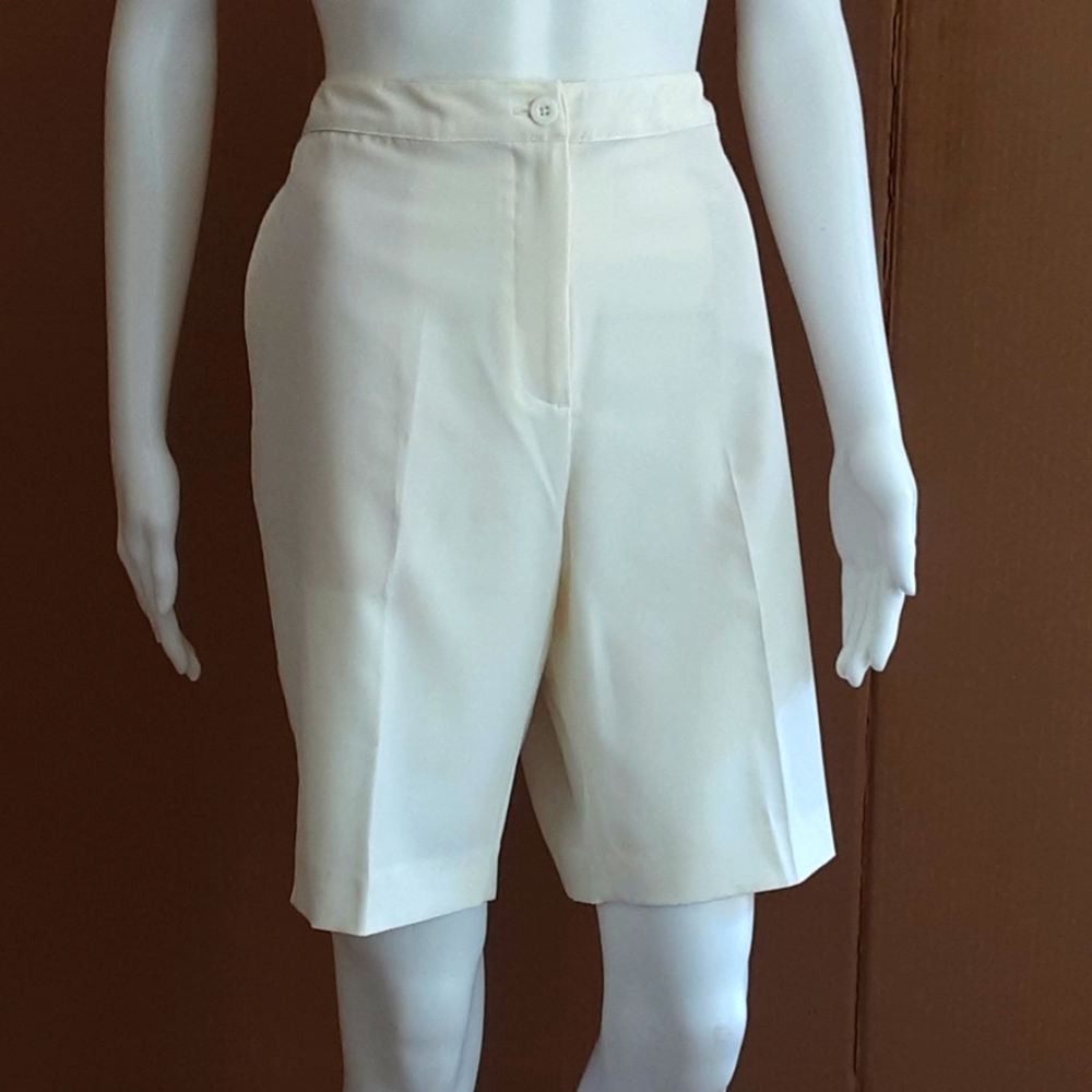 EP Pro Tour Tech Golf Women's Stretch Bermuda Shorts Ivory High Waist  Sz 10